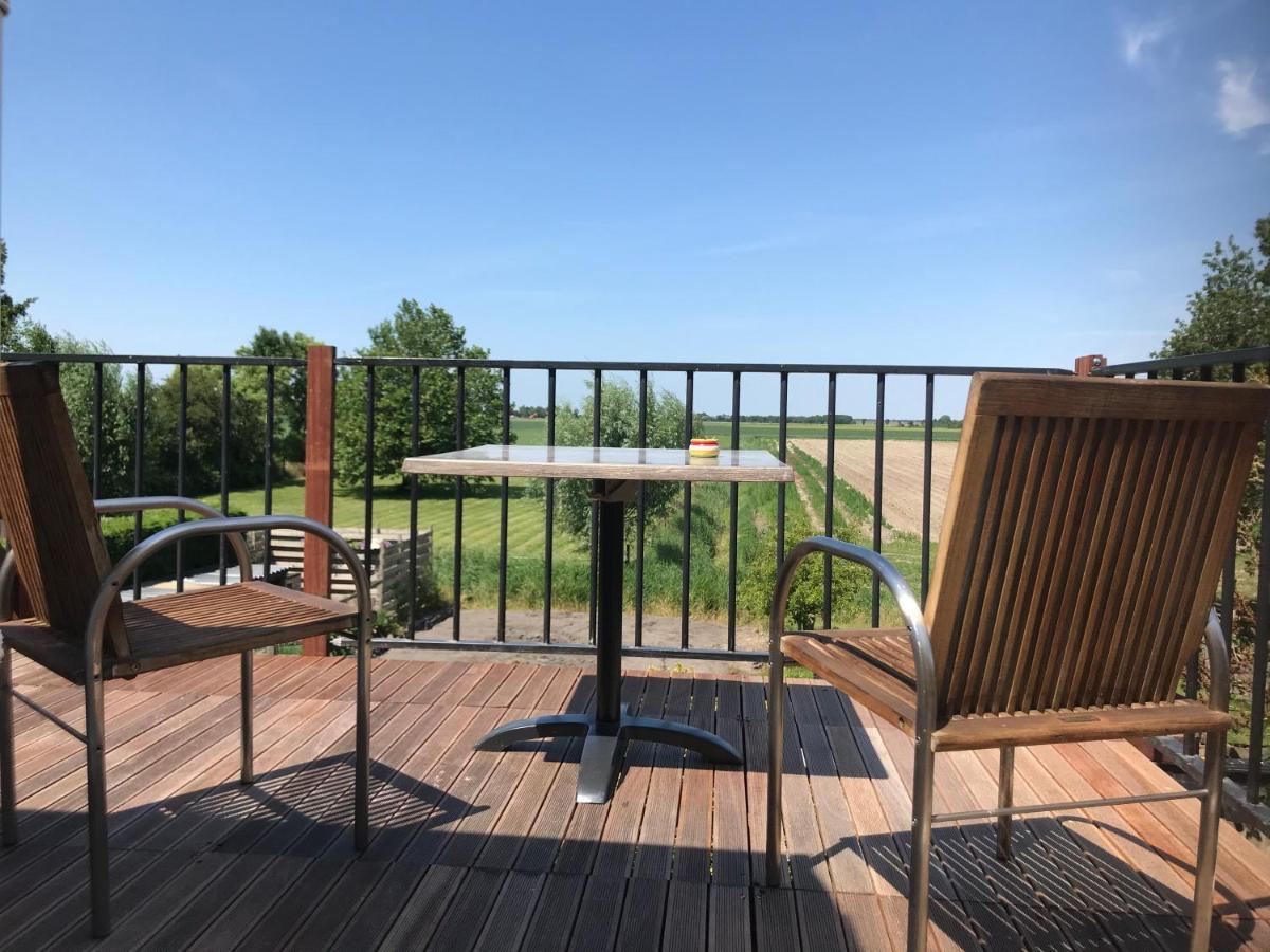 In De Gele Mooie Met Fantastisch Uitzicht